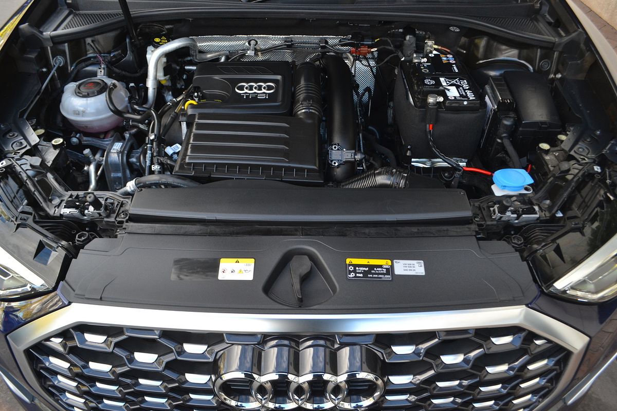 2023 Audi Q3 35 TFSI S line F3