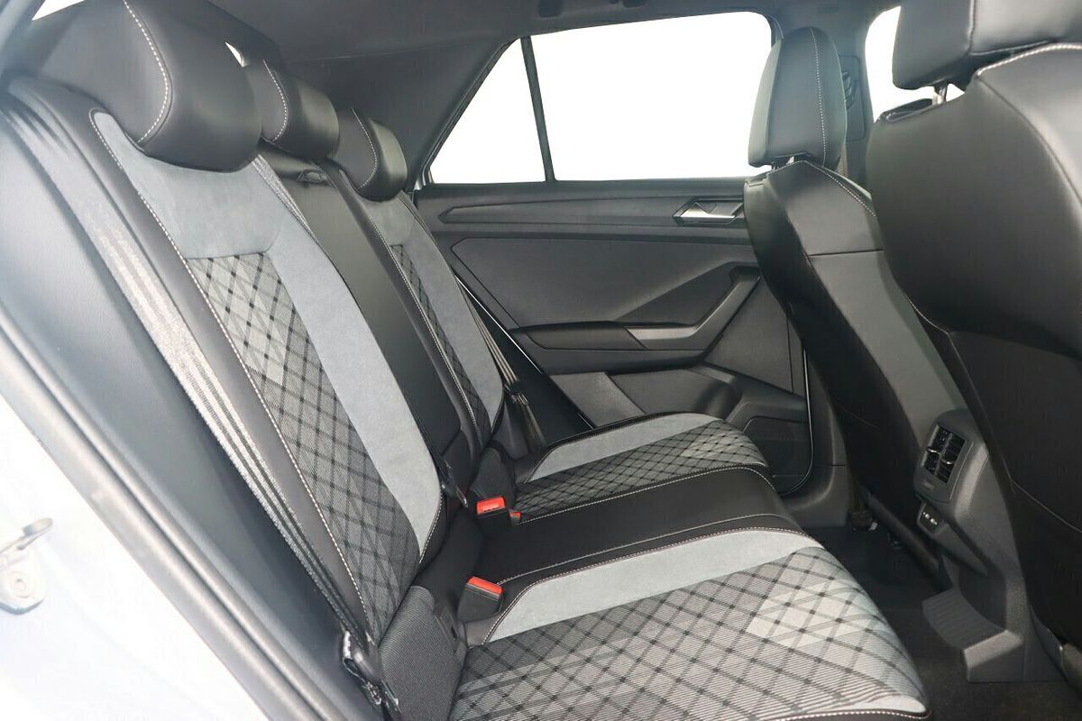 2025 Volkswagen T-Roc 140TSI R-Line D11