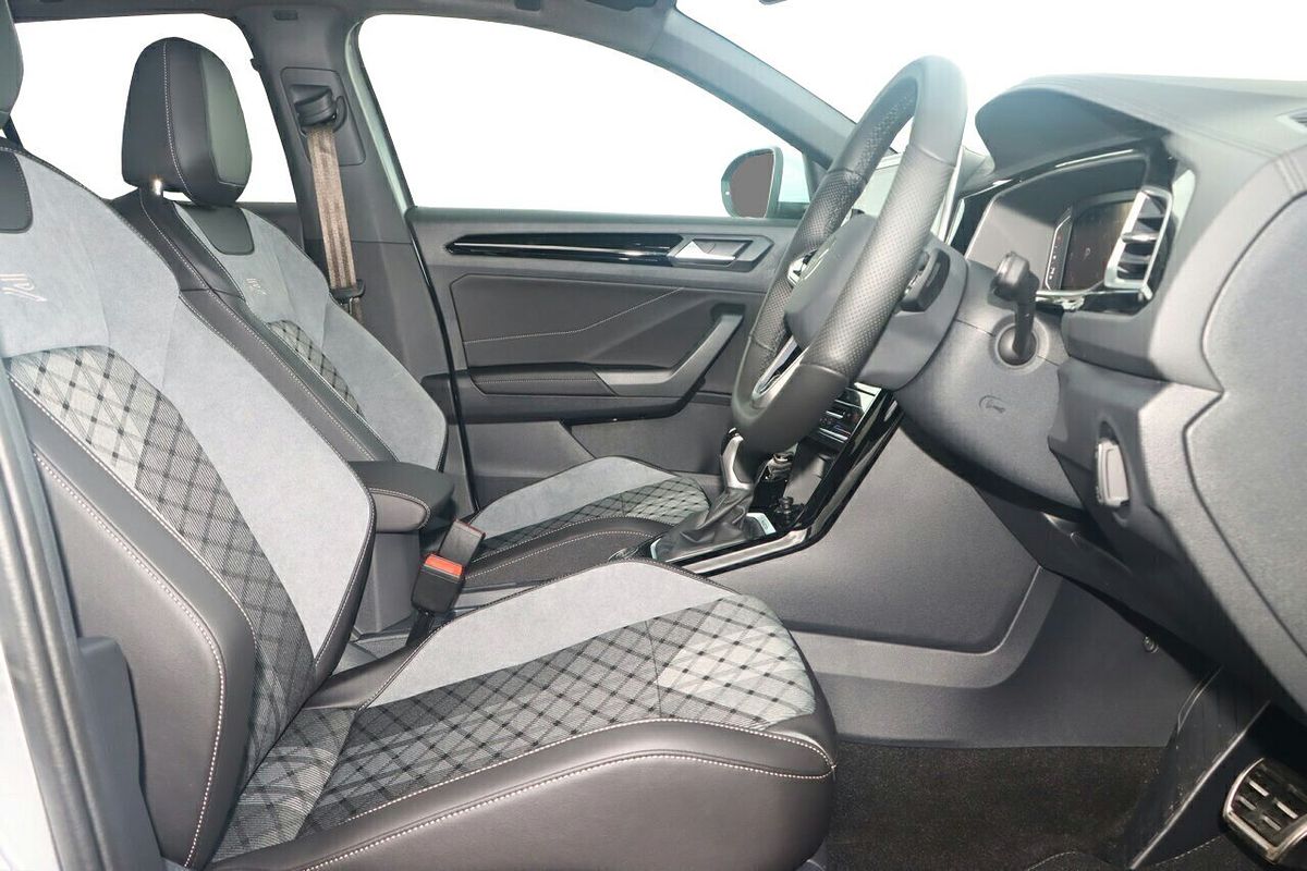 2025 Volkswagen T-Roc 140TSI R-Line D11