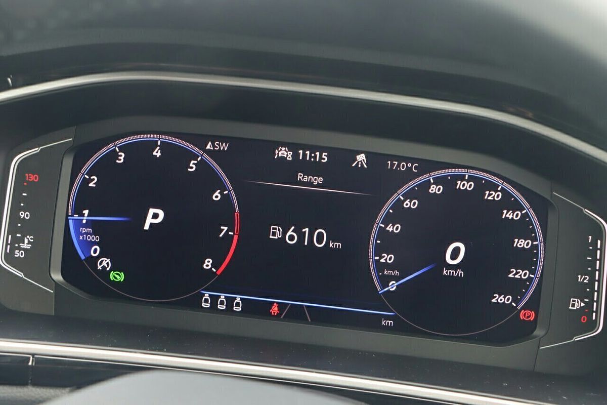 2025 Volkswagen T-Roc 140TSI R-Line D11
