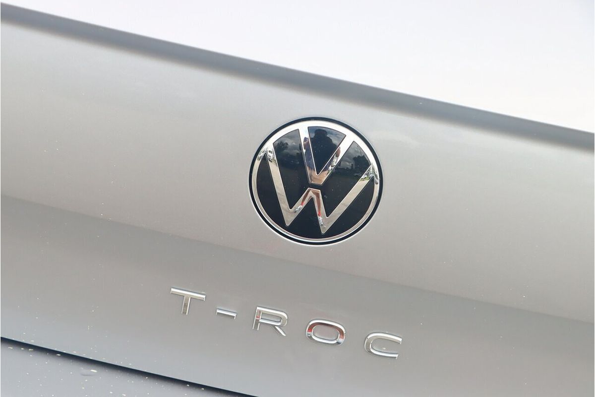 2025 Volkswagen T-Roc 140TSI R-Line D11