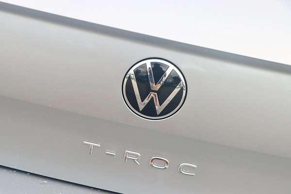 2025 Volkswagen T-Roc 140TSI R-Line D11