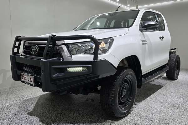 2021 Toyota Hilux Hilux 4x4 SR 2.8L T Diesel Automatic Extra Cab C/C GUN126R 4X4
