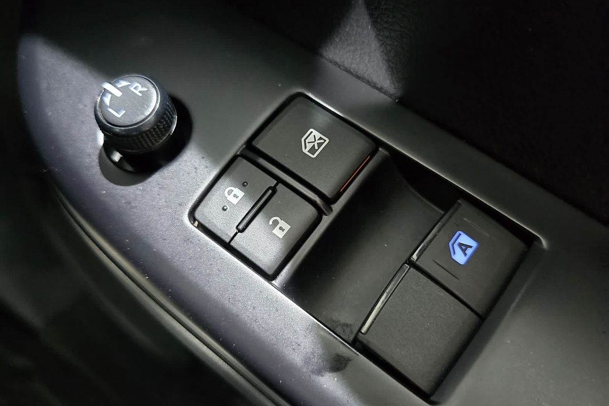 2021 Toyota Hilux Hilux 4x4 SR 2.8L T Diesel Automatic Extra Cab C/C GUN126R 4X4