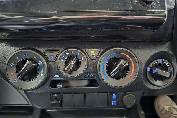 2021 Toyota Hilux Hilux 4x4 SR 2.8L T Diesel Automatic Extra Cab C/C GUN126R 4X4