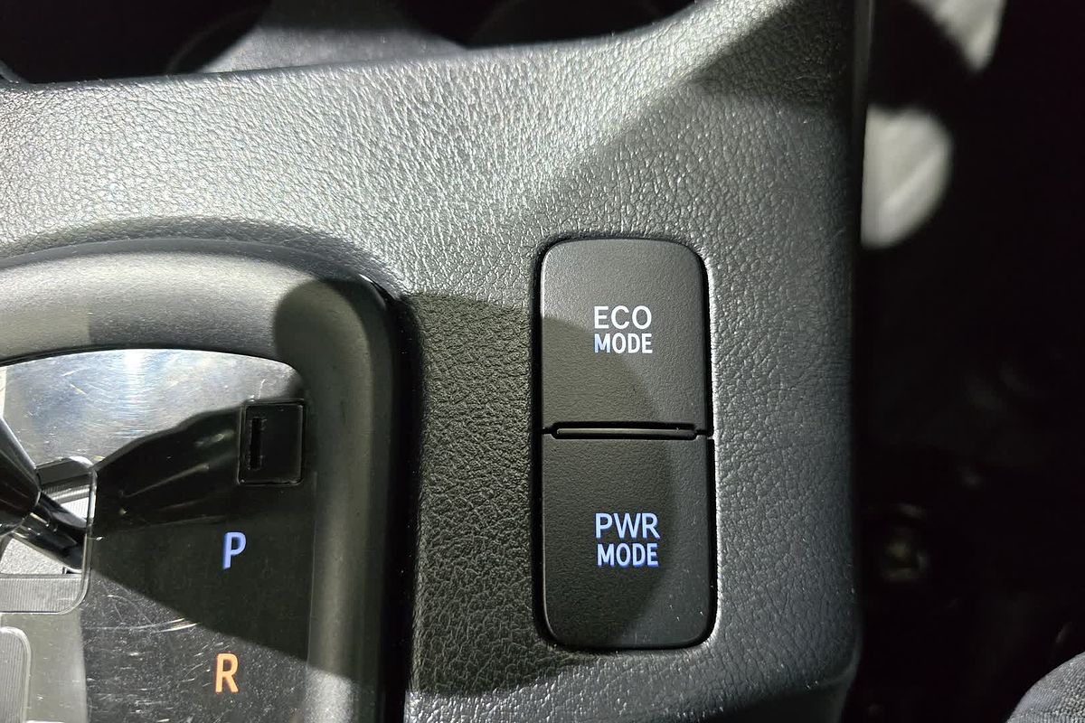 2021 Toyota Hilux Hilux 4x4 SR 2.8L T Diesel Automatic Extra Cab C/C GUN126R 4X4