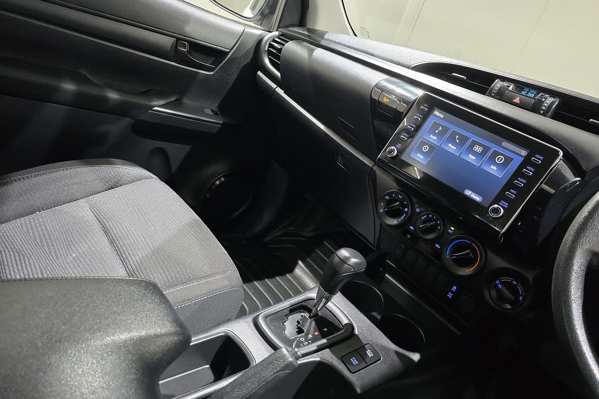 2021 Toyota Hilux Hilux 4x4 SR 2.8L T Diesel Automatic Extra Cab C/C GUN126R 4X4