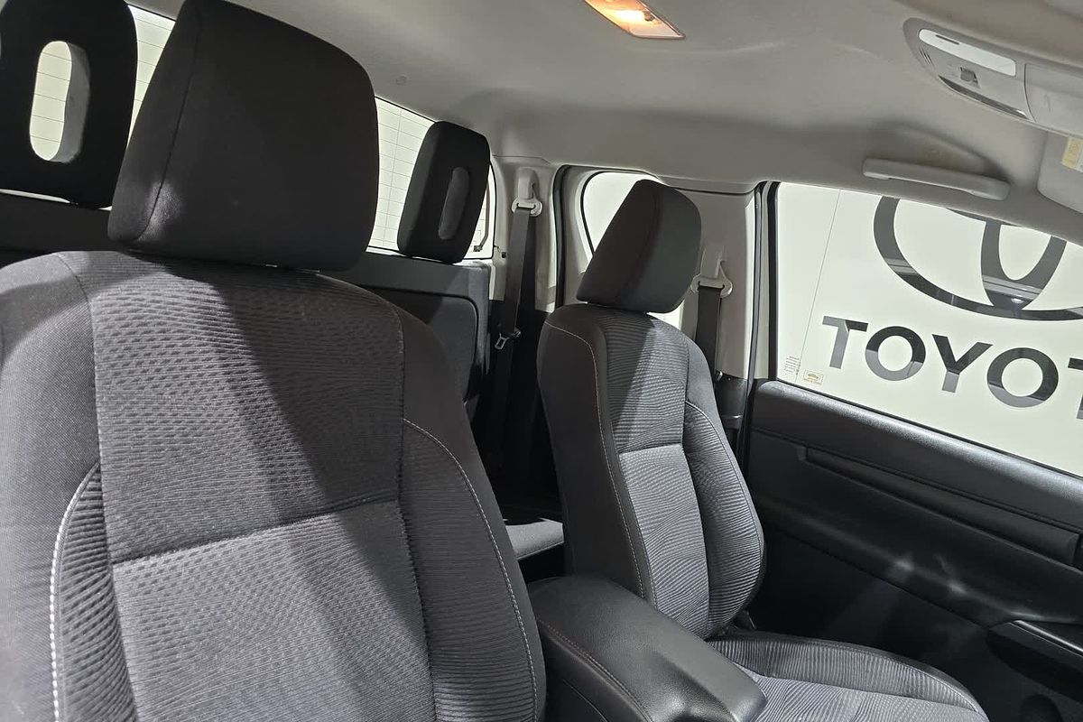 2021 Toyota Hilux Hilux 4x4 SR 2.8L T Diesel Automatic Extra Cab C/C GUN126R 4X4