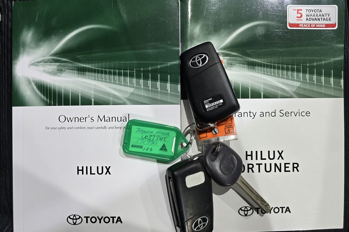 2021 Toyota Hilux Hilux 4x4 SR 2.8L T Diesel Automatic Extra Cab C/C GUN126R 4X4
