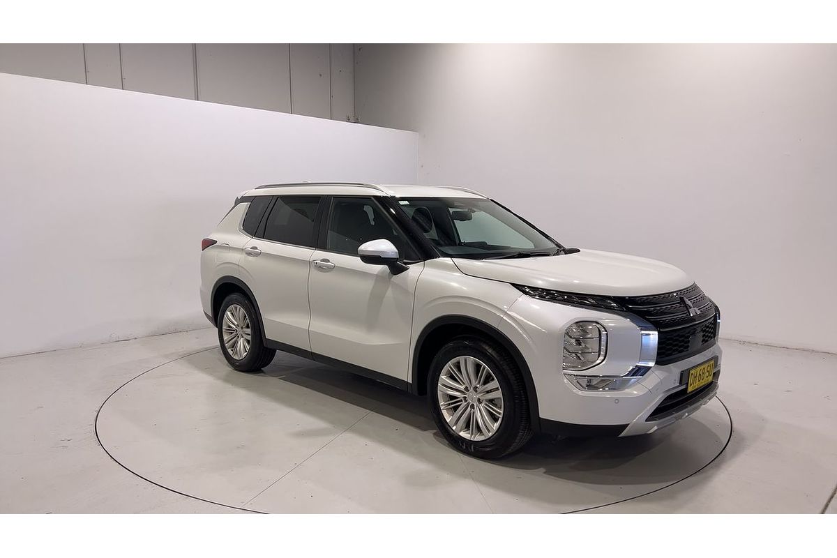 2023 Mitsubishi Outlander LS ZM