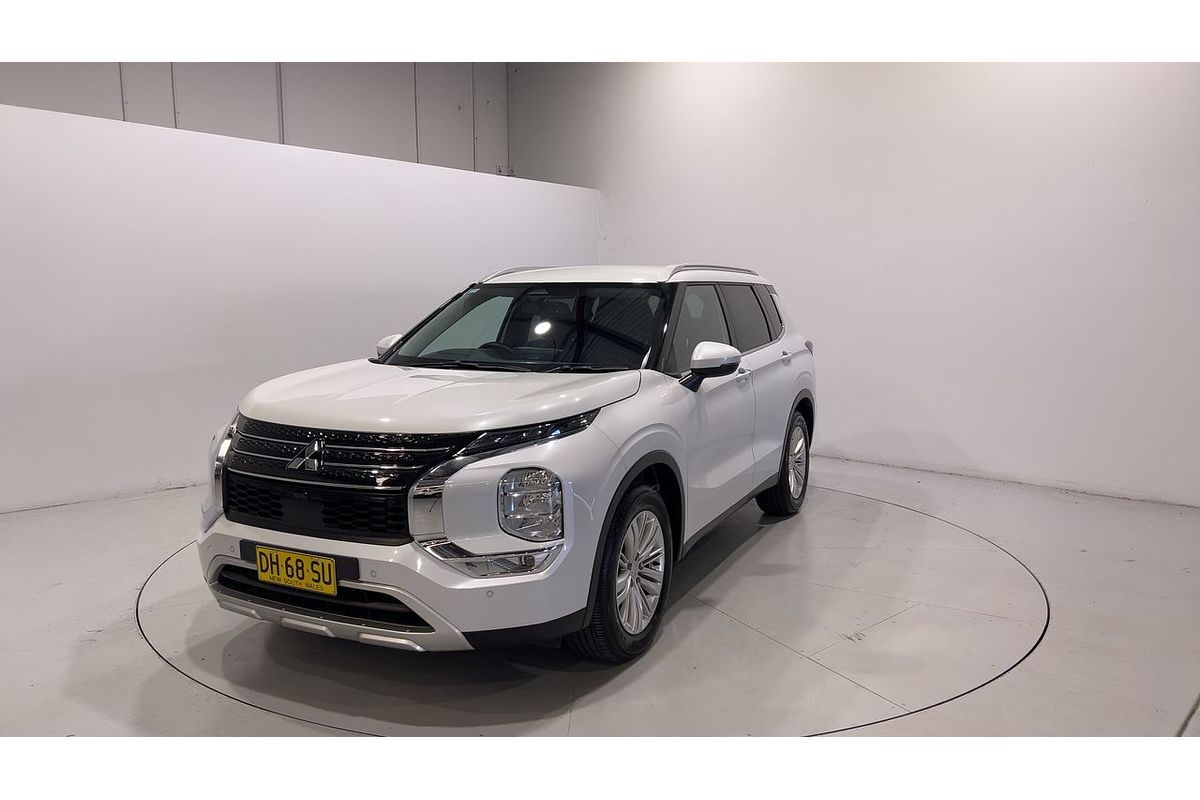 2023 Mitsubishi Outlander LS ZM