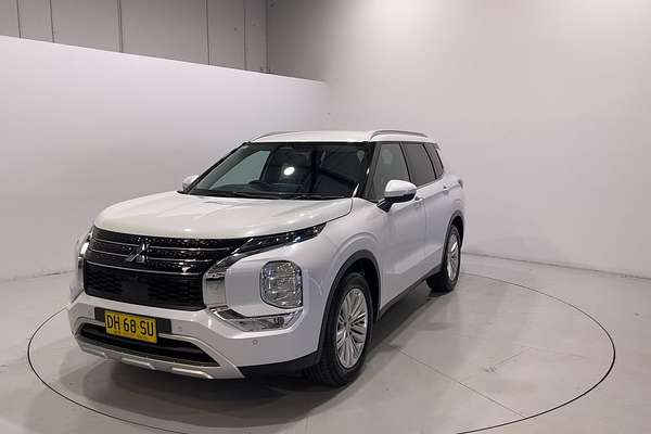 2023 Mitsubishi Outlander LS ZM