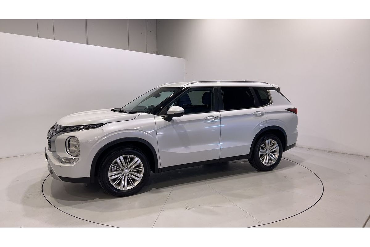 2023 Mitsubishi Outlander LS ZM