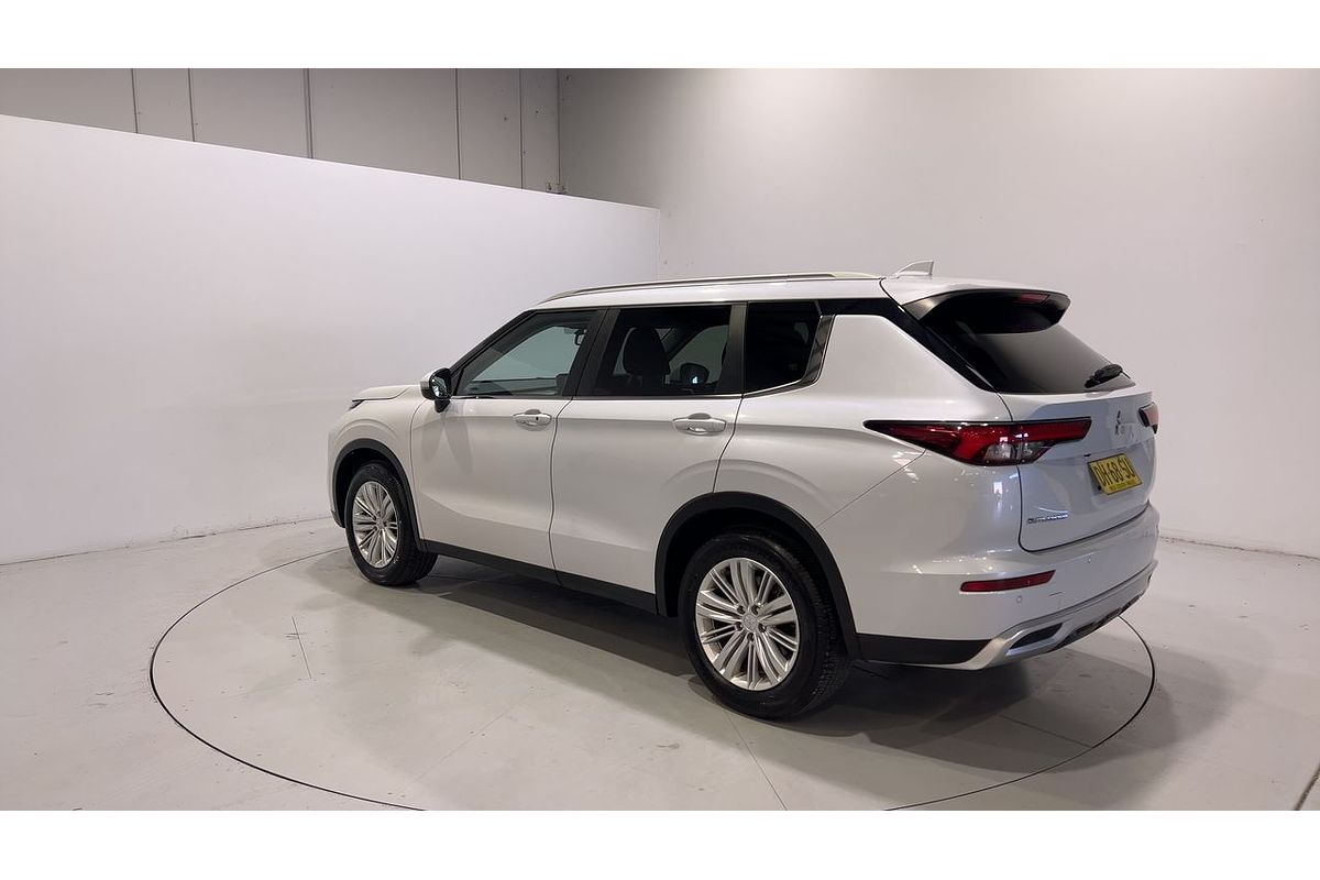 2023 Mitsubishi Outlander LS ZM