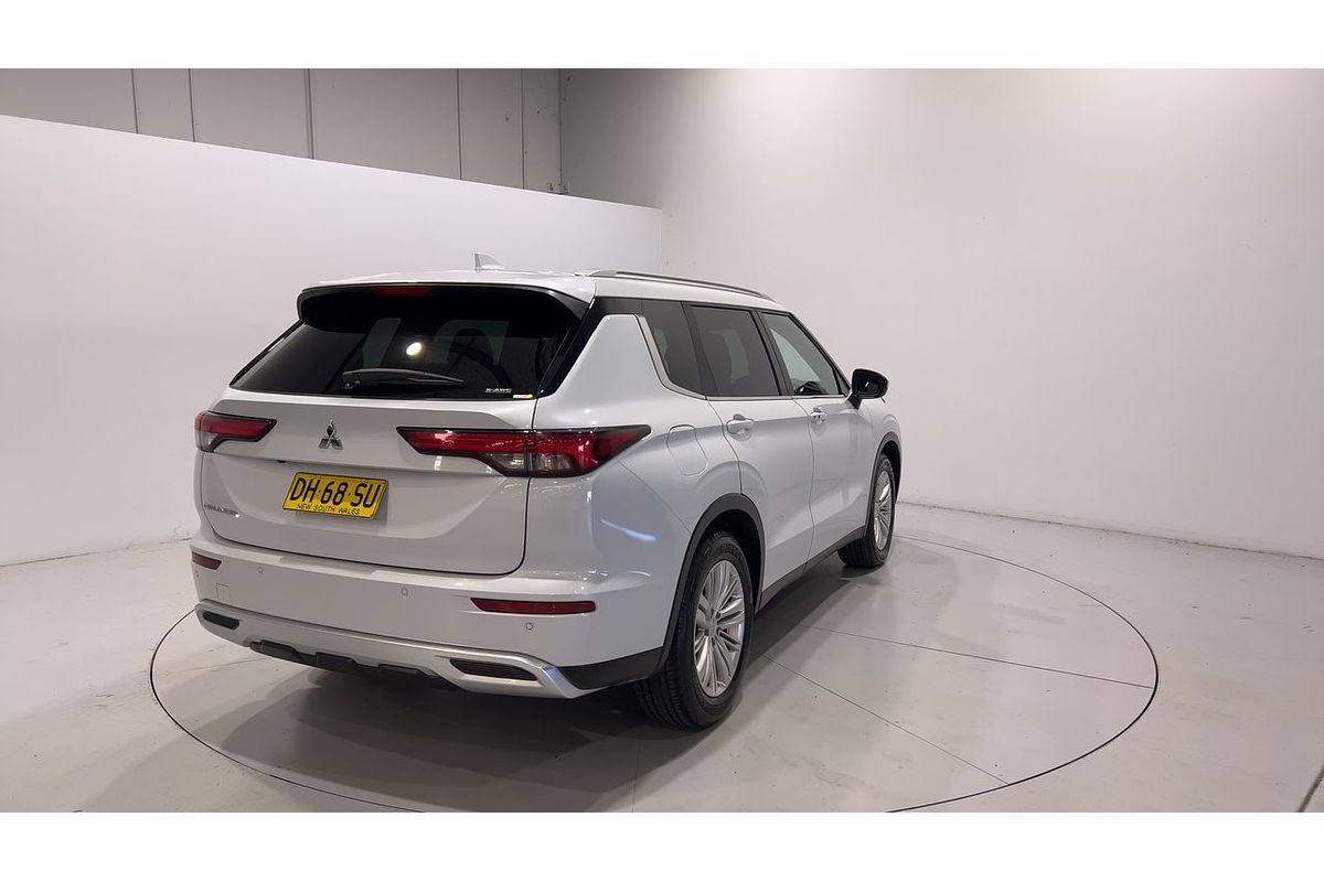 2023 Mitsubishi Outlander LS ZM