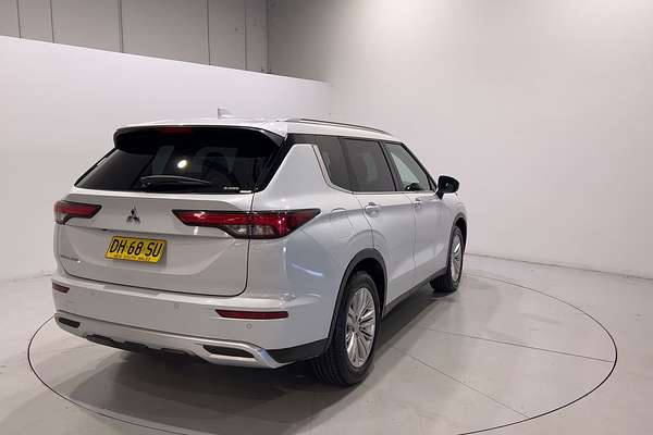 2023 Mitsubishi Outlander LS ZM