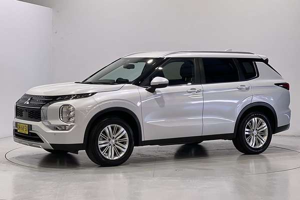 2023 Mitsubishi Outlander LS ZM