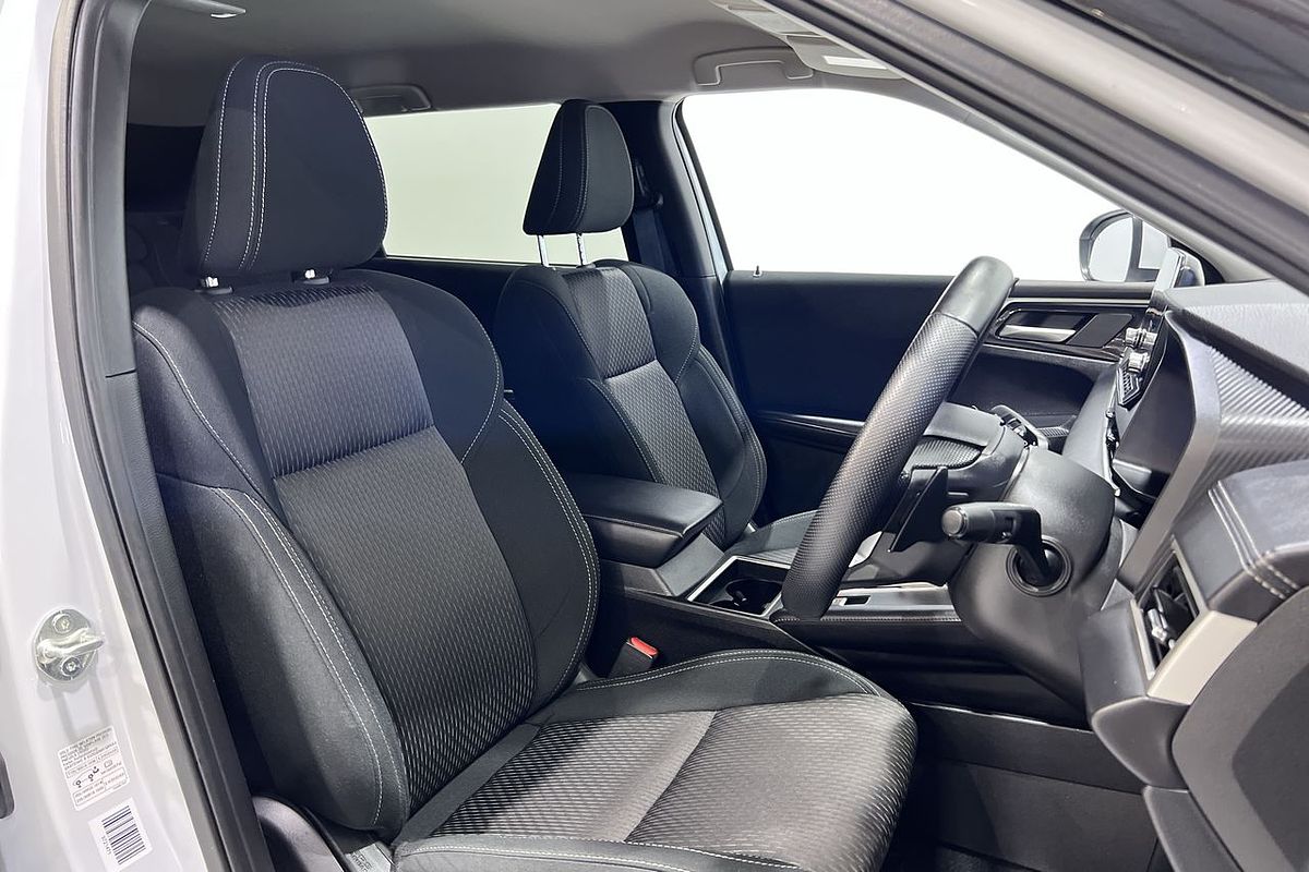 2023 Mitsubishi Outlander LS ZM