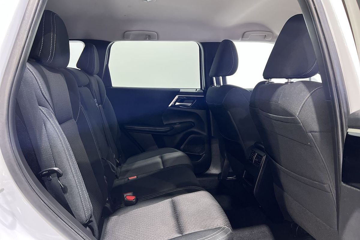 2023 Mitsubishi Outlander LS ZM