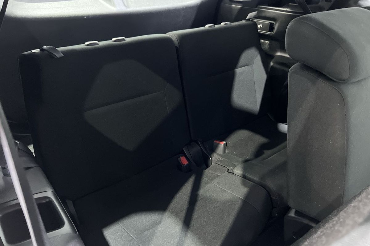 2023 Mitsubishi Outlander LS ZM