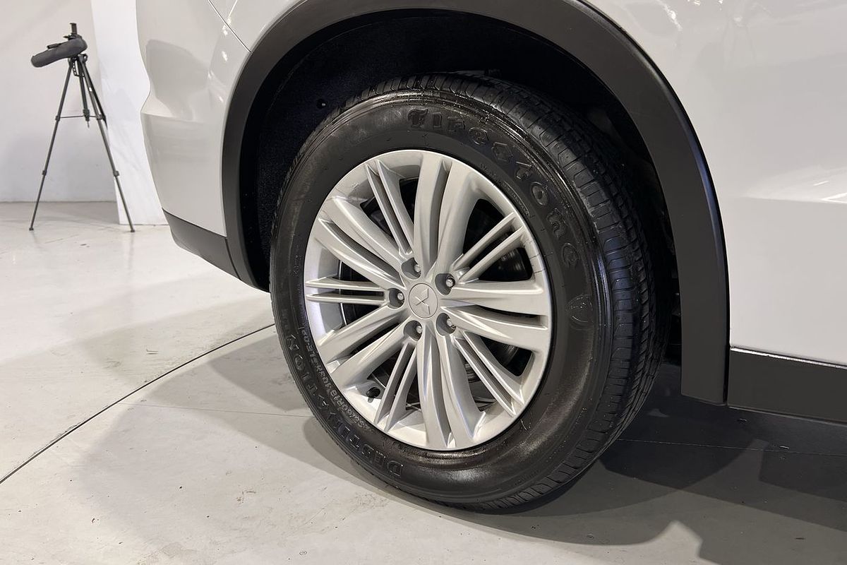 2023 Mitsubishi Outlander LS ZM