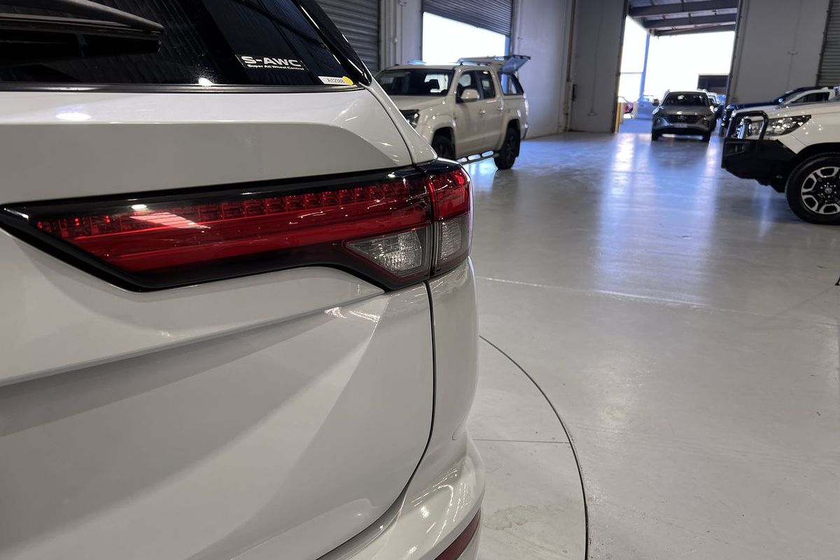 2023 Mitsubishi Outlander LS ZM