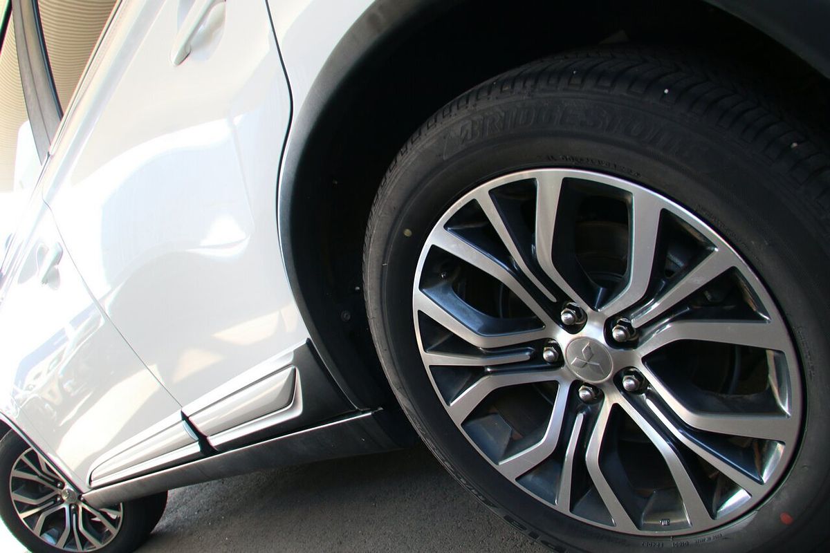 2016 Mitsubishi Outlander LS Safety Pack ZK
