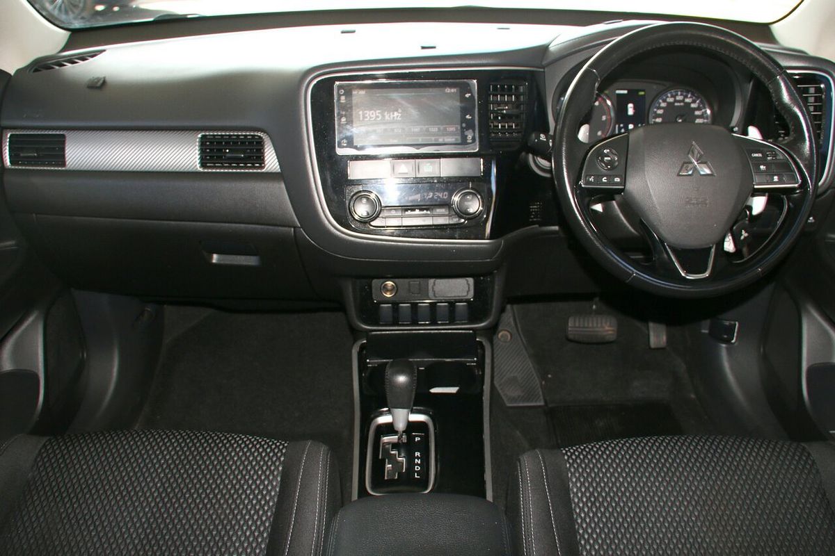 2016 Mitsubishi Outlander LS Safety Pack ZK