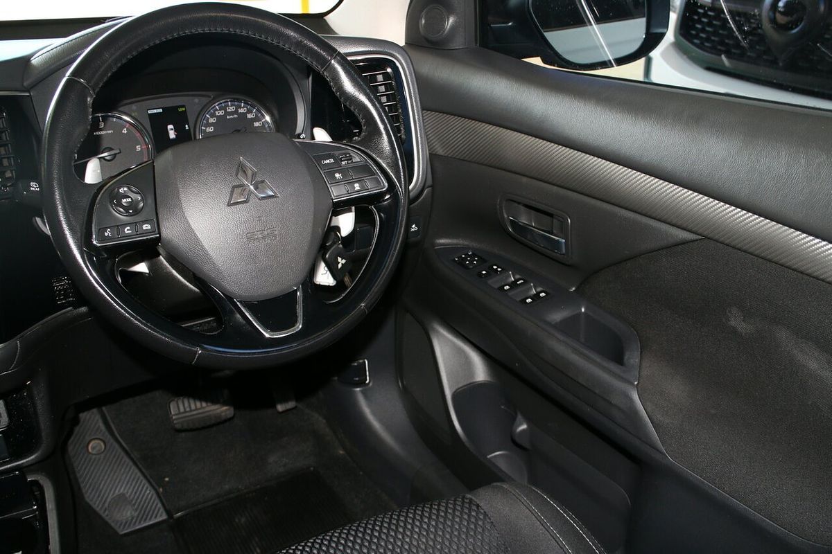 2016 Mitsubishi Outlander LS Safety Pack ZK