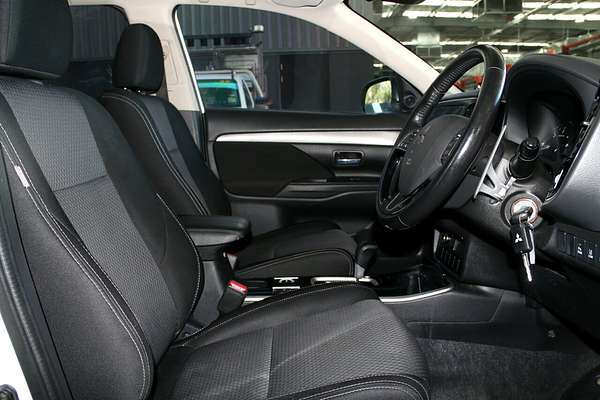 2016 Mitsubishi Outlander LS Safety Pack ZK