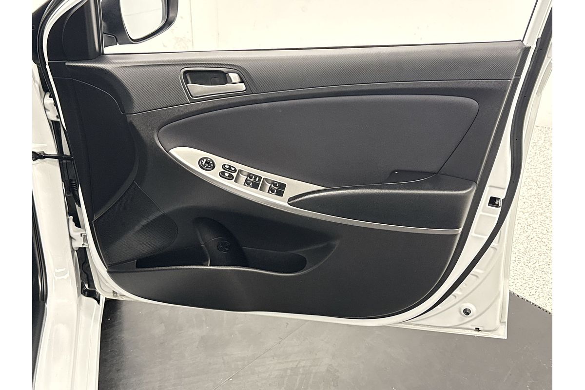 2018 Hyundai Accent Sport RB6