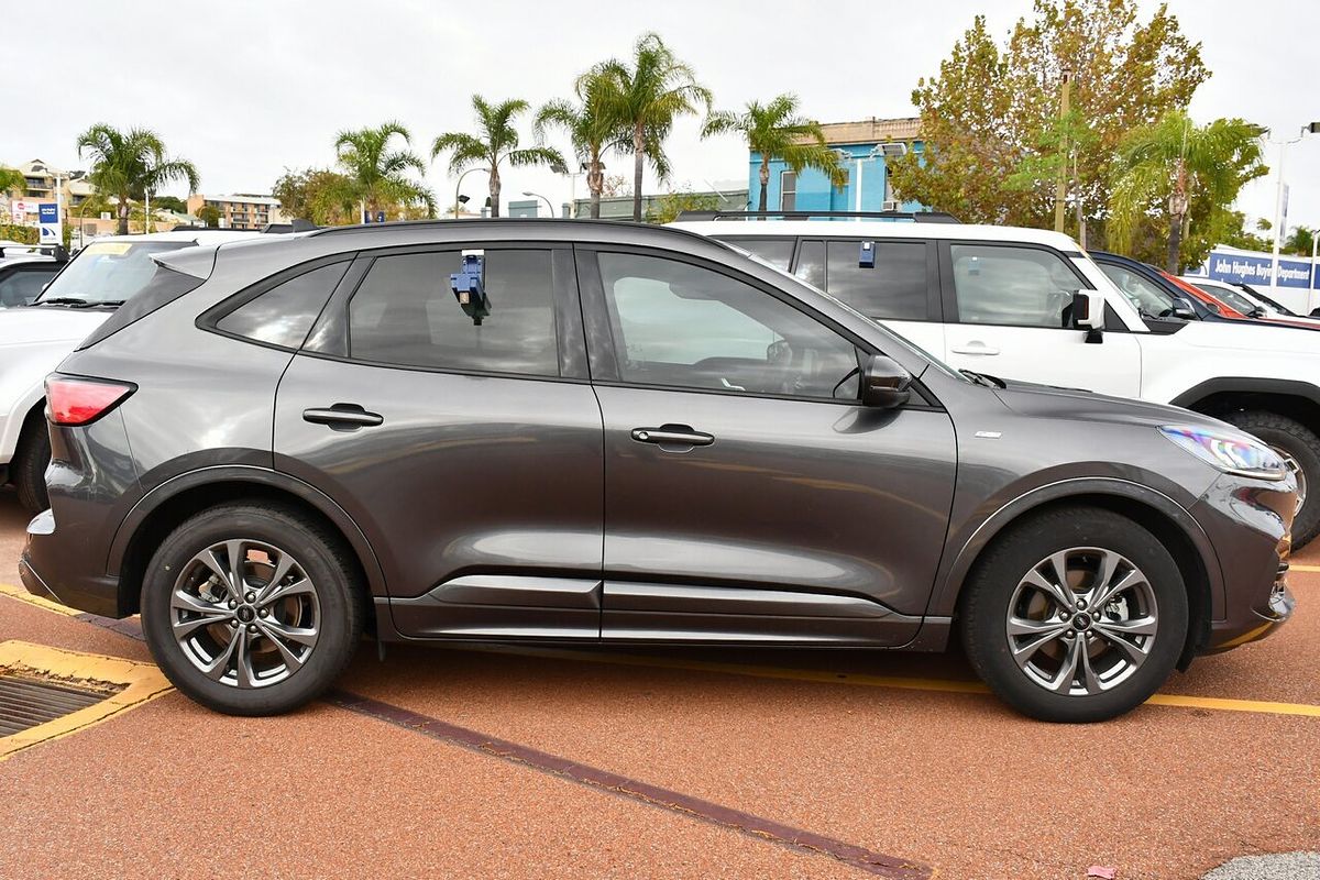 2022 Ford Escape ST-Line ZH