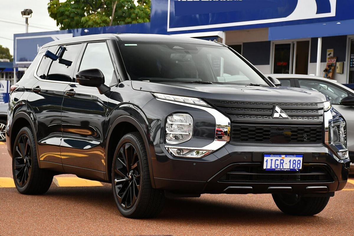 2024 Mitsubishi Outlander Black Edition ZM