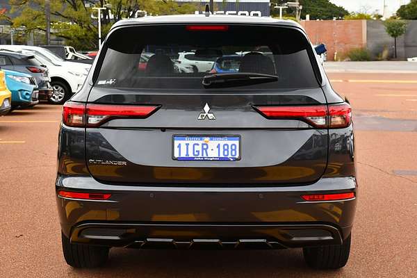 2024 Mitsubishi Outlander Black Edition ZM