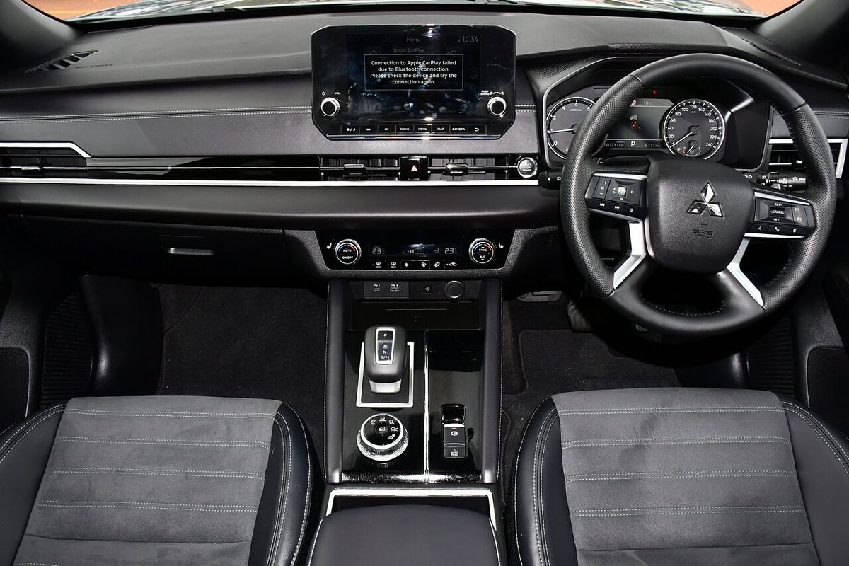 2024 Mitsubishi Outlander Black Edition ZM