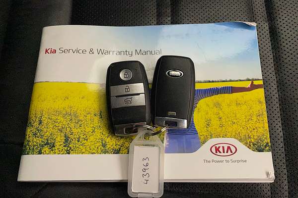 2016 Kia Sorento SLi UM