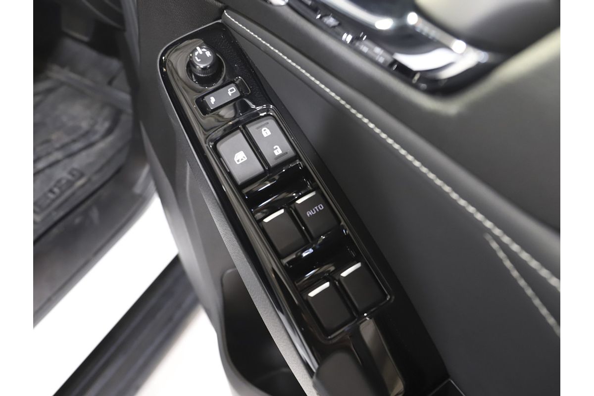2023 Isuzu MU-X LS-T