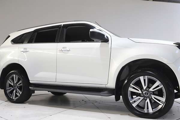 2023 Isuzu MU-X LS-T