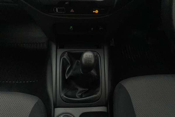 2019 Mitsubishi Triton GLX MR 4X4