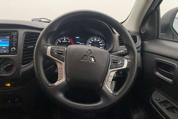 2019 Mitsubishi Triton GLX MR 4X4