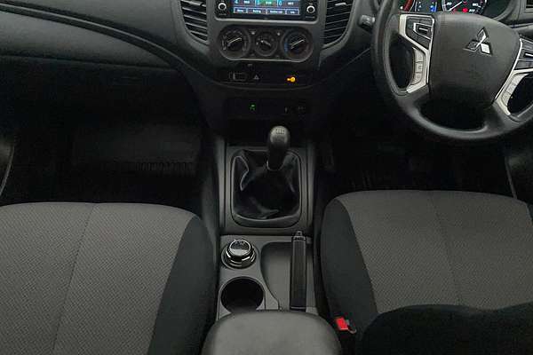 2019 Mitsubishi Triton GLX MR 4X4