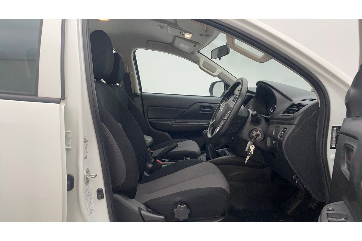 2019 Mitsubishi Triton GLX MR 4X4