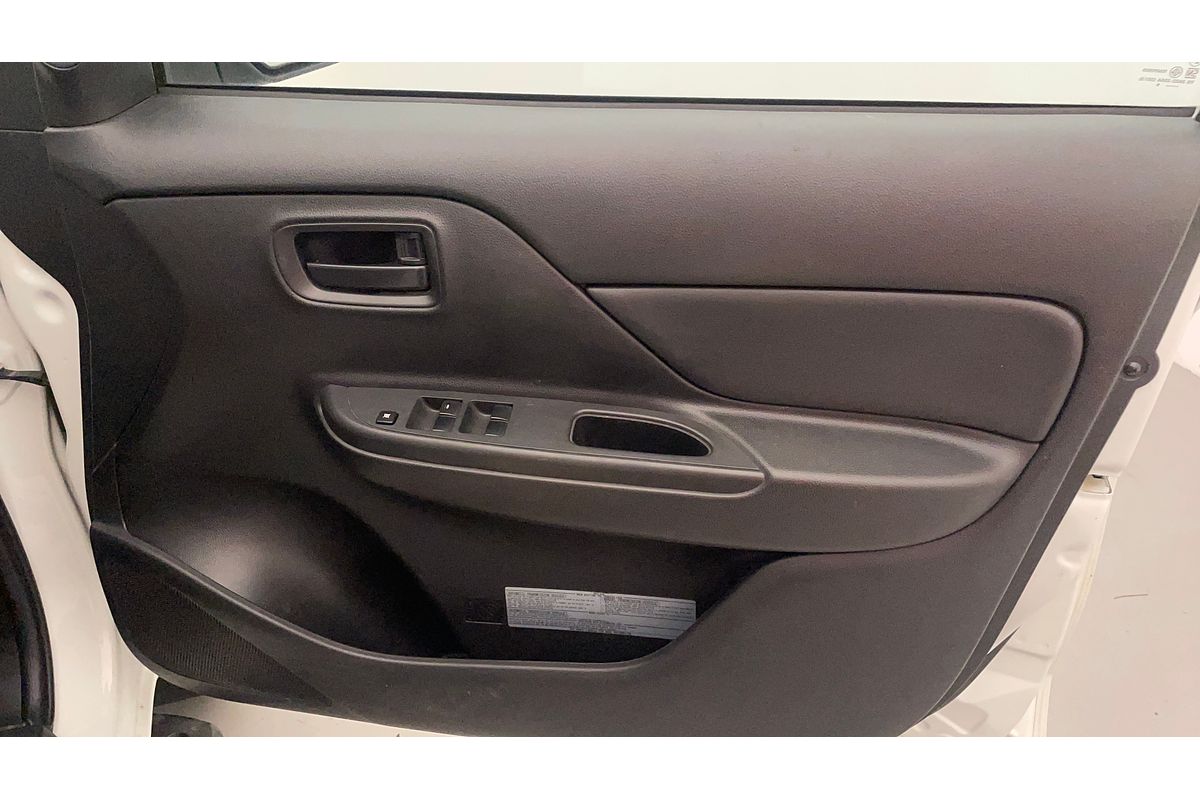 2019 Mitsubishi Triton GLX MR 4X4