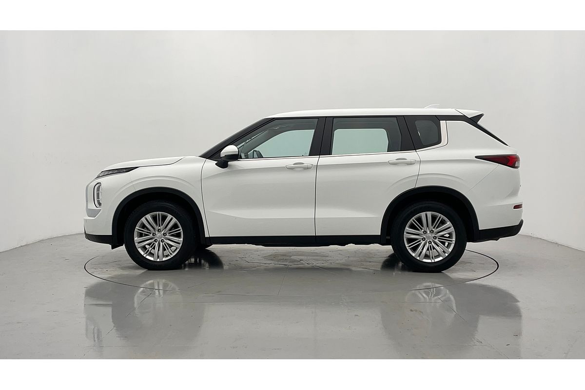 2023 Mitsubishi Outlander ES ZM