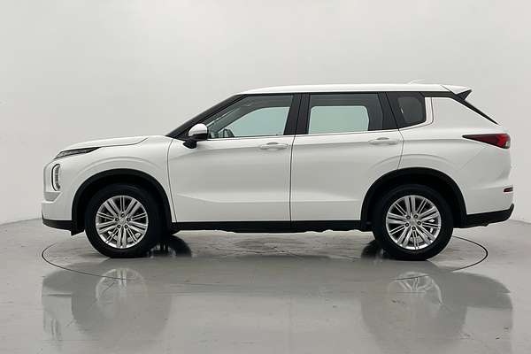 2023 Mitsubishi Outlander ES ZM