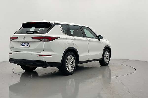 2023 Mitsubishi Outlander ES ZM
