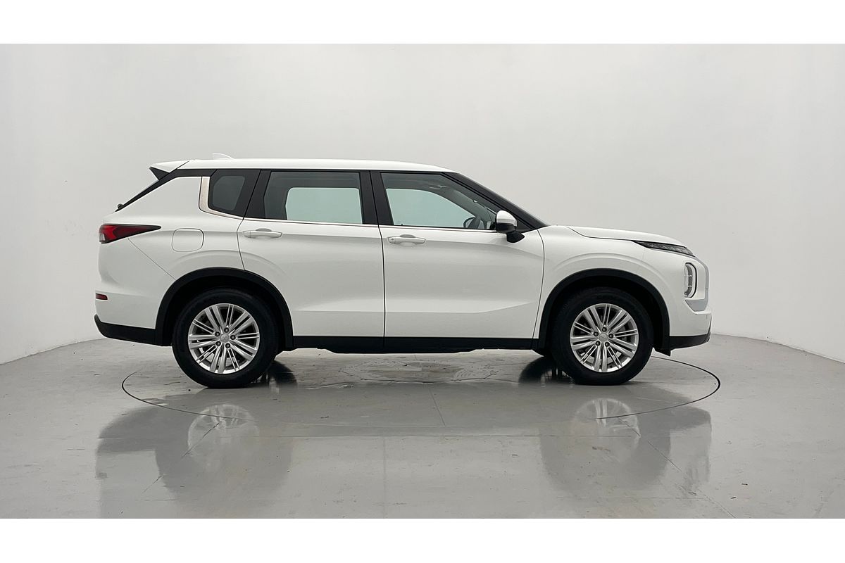 2023 Mitsubishi Outlander ES ZM