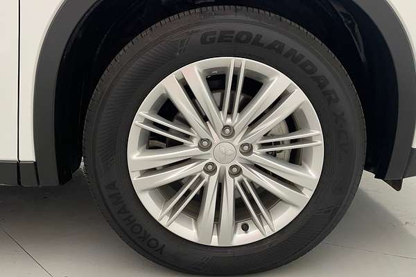 2023 Mitsubishi Outlander ES ZM