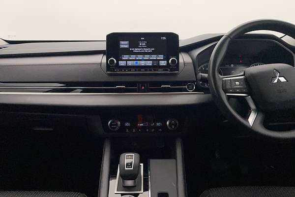 2023 Mitsubishi Outlander ES ZM