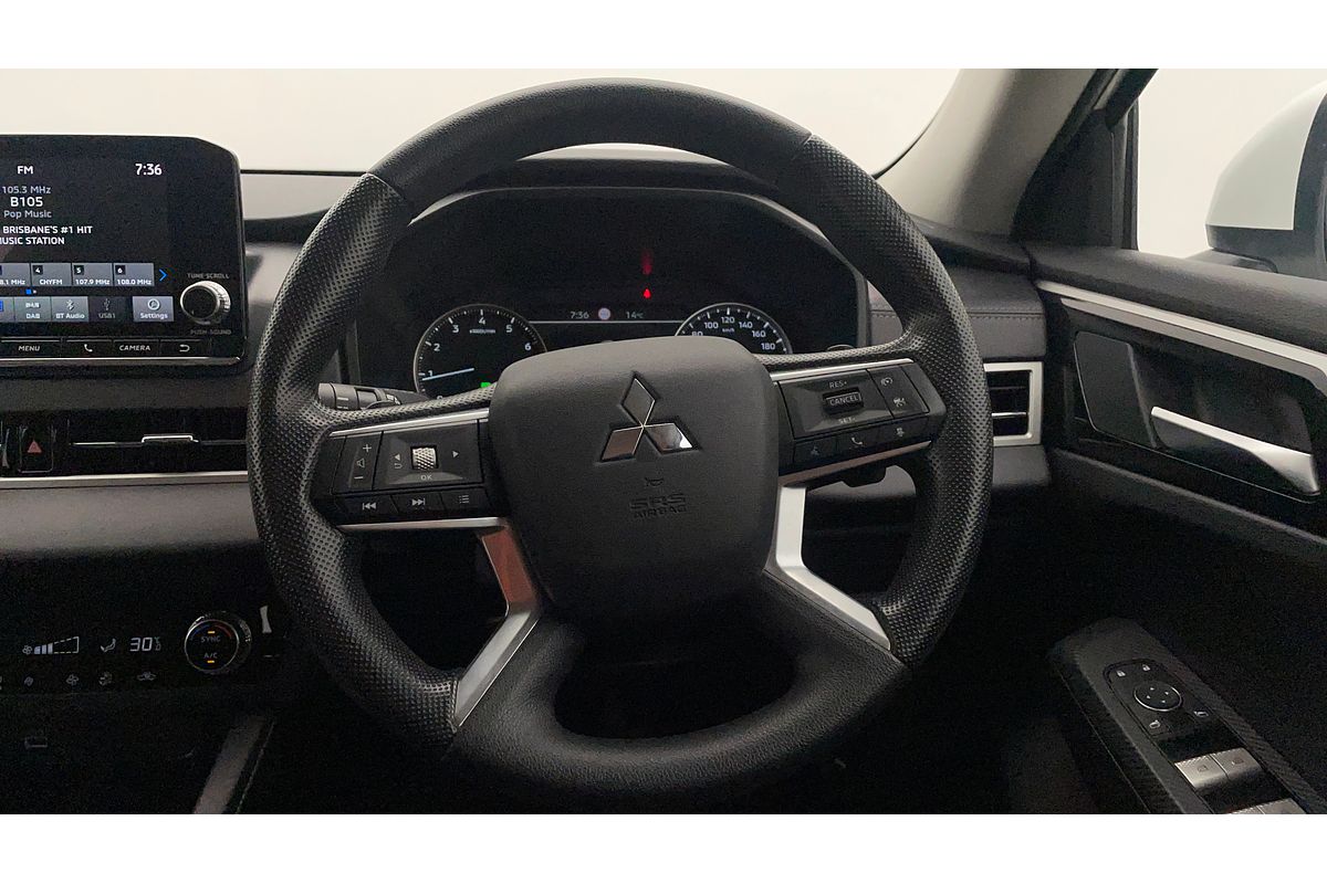 2023 Mitsubishi Outlander ES ZM